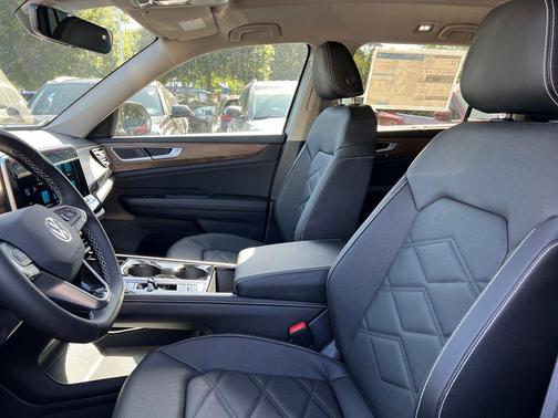 2026 Volkswagen Atlas 2.0T SE w/Technology 4MOTION