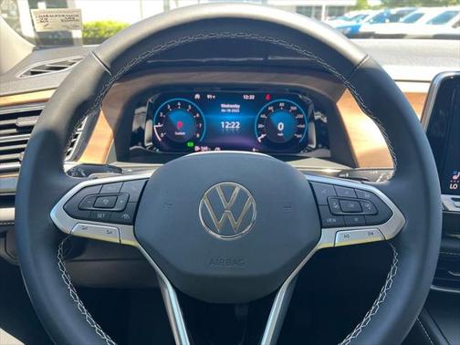 2025 Volkswagen Atlas 2.0T SE