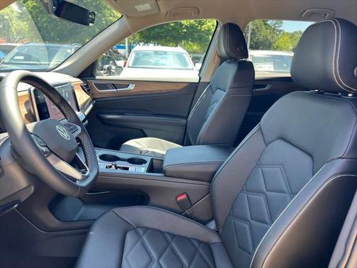2025 Volkswagen Atlas 2.0T SE