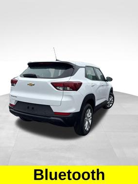 Summit White 2021 Chevrolet Trailblazer LS