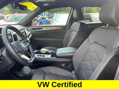2024 Volkswagen Atlas Cross Sport 2.0T SE w/Technology