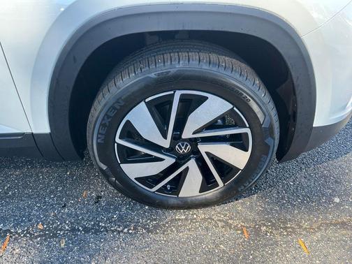 2026 Volkswagen Atlas 2.0T SE w/Technology 4MOTION