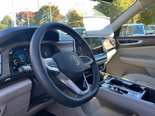 2026 Volkswagen Atlas 2.0T SE w/Technology 4MOTION