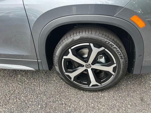 2025 Volkswagen Tiguan 2.0T SE