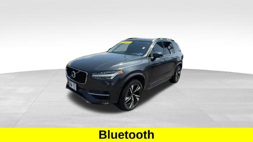 Gray Metallic 2017 Volvo XC90 T6 Momentum