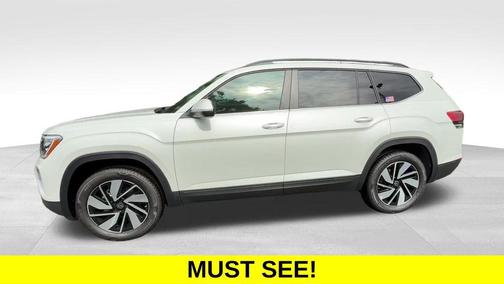 White Pearl 2026 Volkswagen Atlas 2.0T SE w/Technology