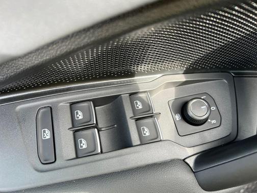 2026 Volkswagen Tiguan 2.0T SE R-Line Black 4MOTION