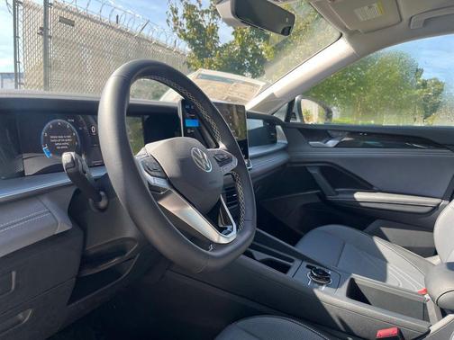2025 Volkswagen Tiguan 2.0T SE 4MOTION