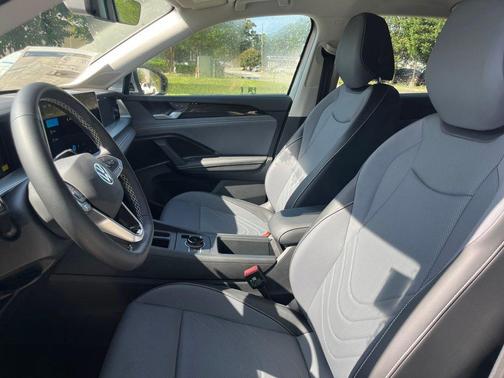 2025 Volkswagen Tiguan 2.0T SE 4MOTION