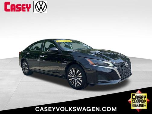 Super Black 2025 Nissan Altima 2.5 SV