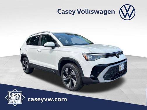 Pure White 2026 Volkswagen Taos SE
