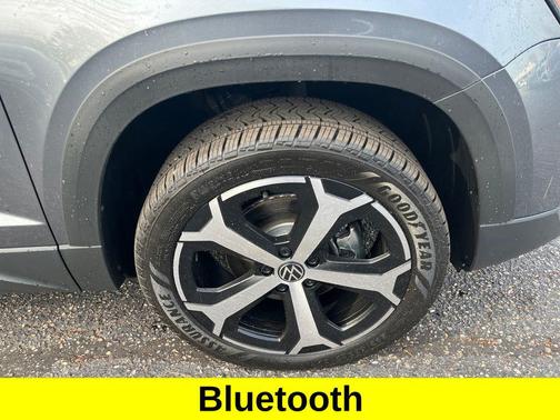 Platinum 2026 Volkswagen Taos SEL