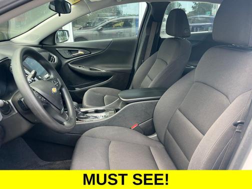 Summit White 2025 Chevrolet Malibu FWD 1LT