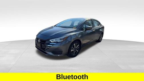 Gun Metallic 2025 Nissan Versa 1.6 SV