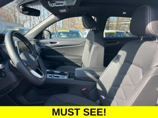 White Pearl 2026 Volkswagen Atlas Cross Sport 2.0T SE w/Technology 4MOTION