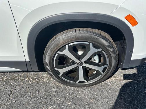 2025 Volkswagen Tiguan 2.0T SE 4MOTION