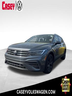 Platinum Gray Metallic 2024 Volkswagen Tiguan 2.0T SE