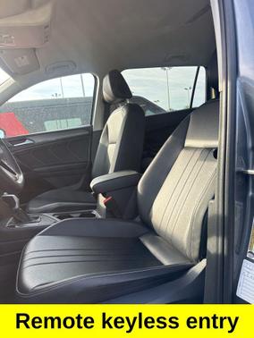 Platinum Gray Metallic 2024 Volkswagen Tiguan 2.0T SE