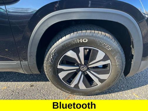 Black 2026 Volkswagen Atlas 2.0T SE