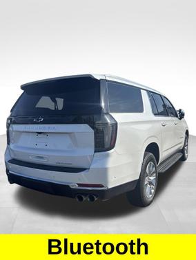 Iridescent Pearl Tricoat 2025 Chevrolet Suburban Premier