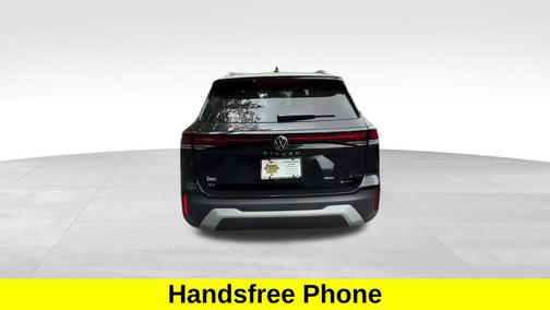 Deep Black Pearl 2026 Volkswagen Tiguan 2.0T SE
