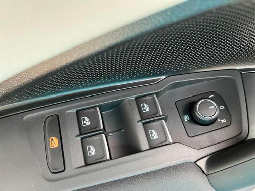 2025 Volkswagen Tiguan 2.0T SE 4MOTION