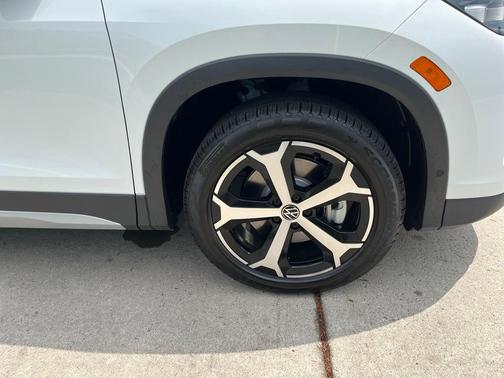 2025 Volkswagen Tiguan 2.0T SE 4MOTION