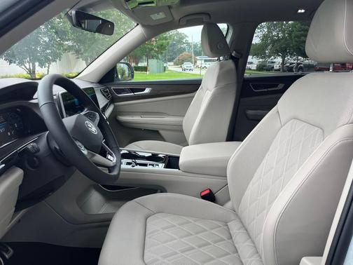 2025 Volkswagen Atlas 2.0T SEL Premium R-Line 4MOTION