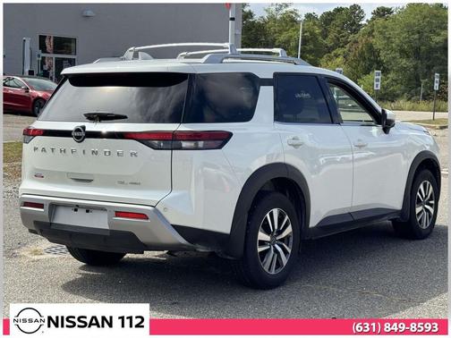 2024 Nissan Pathfinder SL 4WD