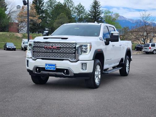 White Frost Tri-Coat 2022 GMC Sierra 2500 Denali