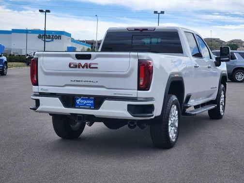 White Frost Tri-Coat 2022 GMC Sierra 2500 Denali