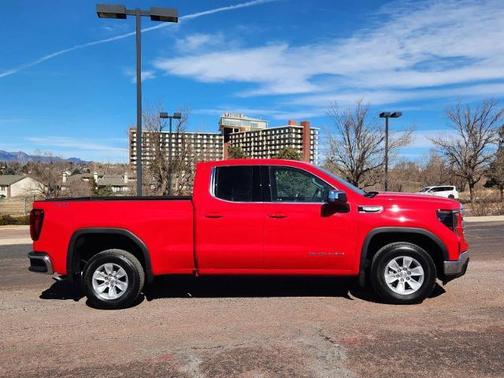 2025 GMC Sierra 1500 SLE