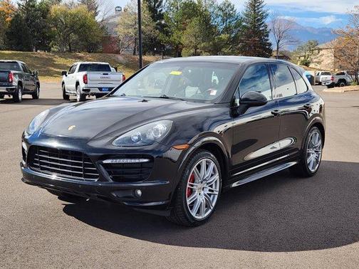 2013 Porsche Cayenne GTS