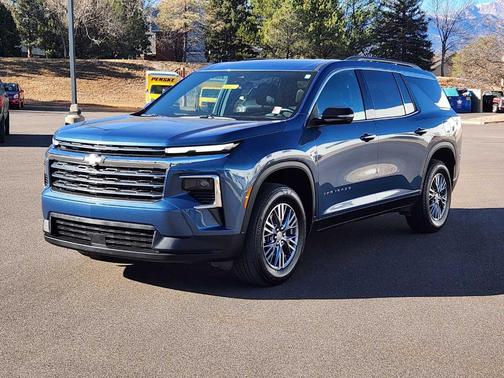 2025 Chevrolet Traverse LT