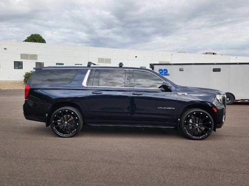 2022 GMC Yukon XL SLE