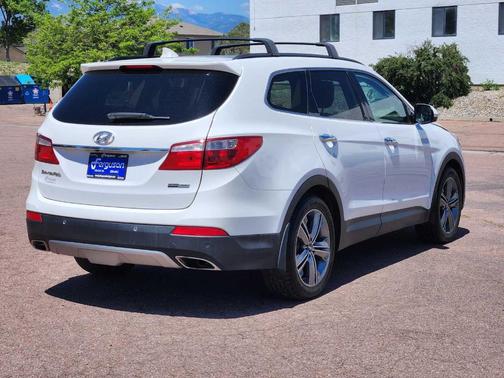 2016 Hyundai SANTA FE SE