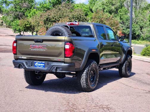 2025 GMC Canyon AT4