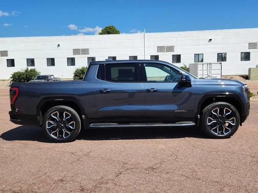 2025 GMC Sierra EV Denali