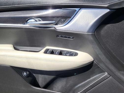 Emerald 2024 Cadillac XT6 Sport AWD