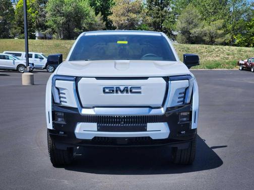 2025 GMC Sierra EV Denali