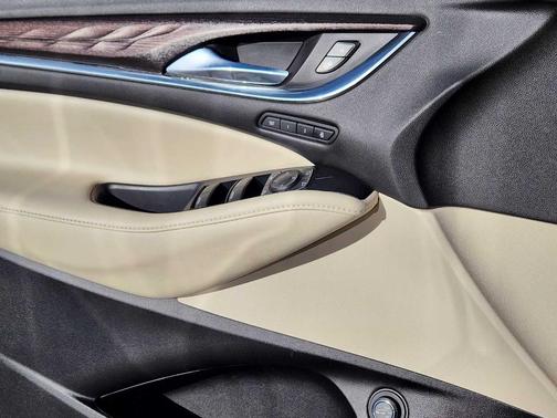 2022 Buick Enclave Avenir