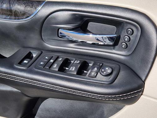 2015 Chrysler Town & Country Limited Platinum