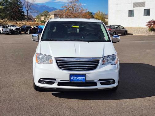 2015 Chrysler Town & Country Limited Platinum