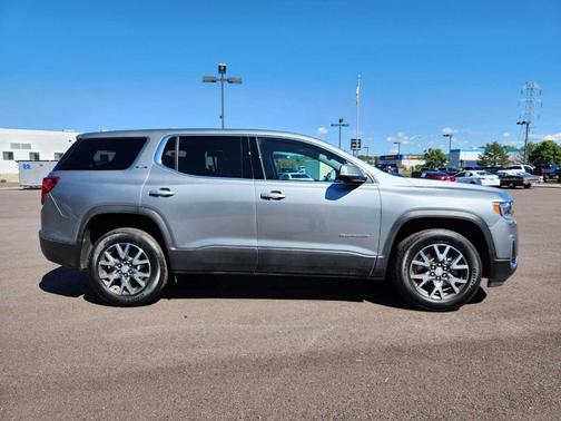 2023 GMC Acadia SLE