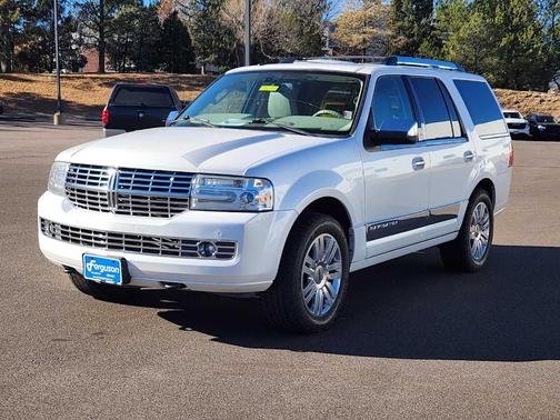 2012 Lincoln Navigator Base