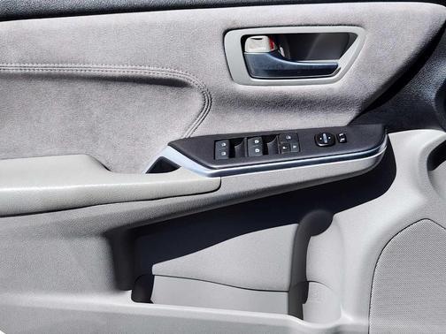 2016 Toyota Camry XSE