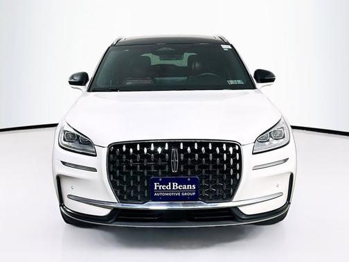 PRISTINE WHITE MET 3C 2023 Lincoln Corsair RESERVE