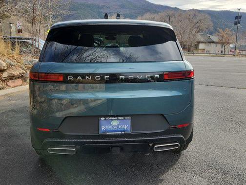 2025 Land Rover Range Rover Sport SE