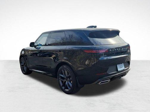 2026 Land Rover Range Rover Sport SE
