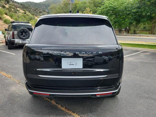 2025 Land Rover Range Rover P400 SE